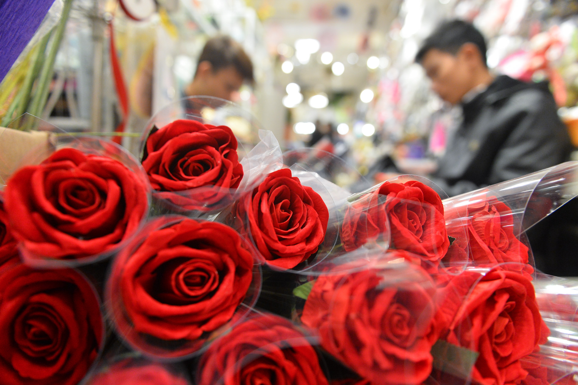 Di 300 km de tang hoa cho vo con ngay 8/3 hinh anh 5 