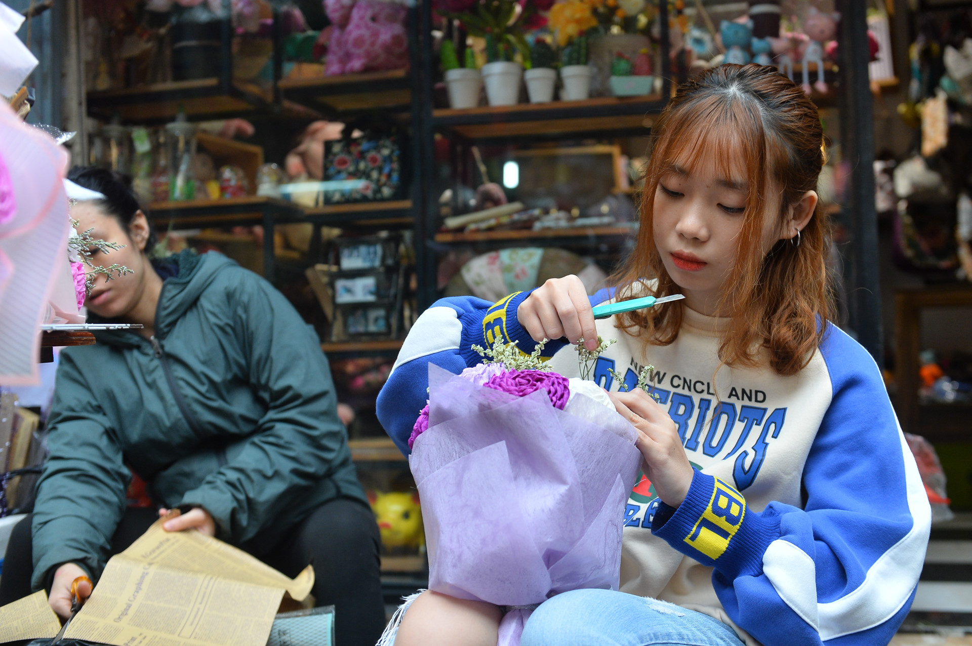 Di 300 km de tang hoa cho vo con ngay 8/3 hinh anh 8 