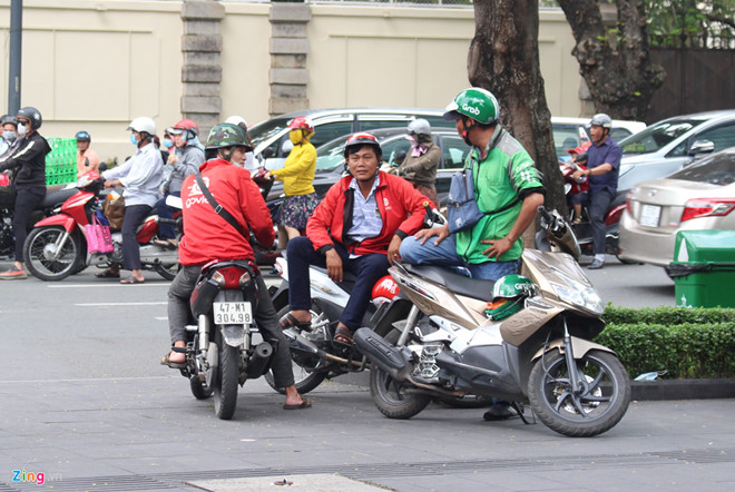 Grab duoc SoftBank rot them 1,5 ty USD, quyet thang Go-Jek o Indonesia hinh anh 2 