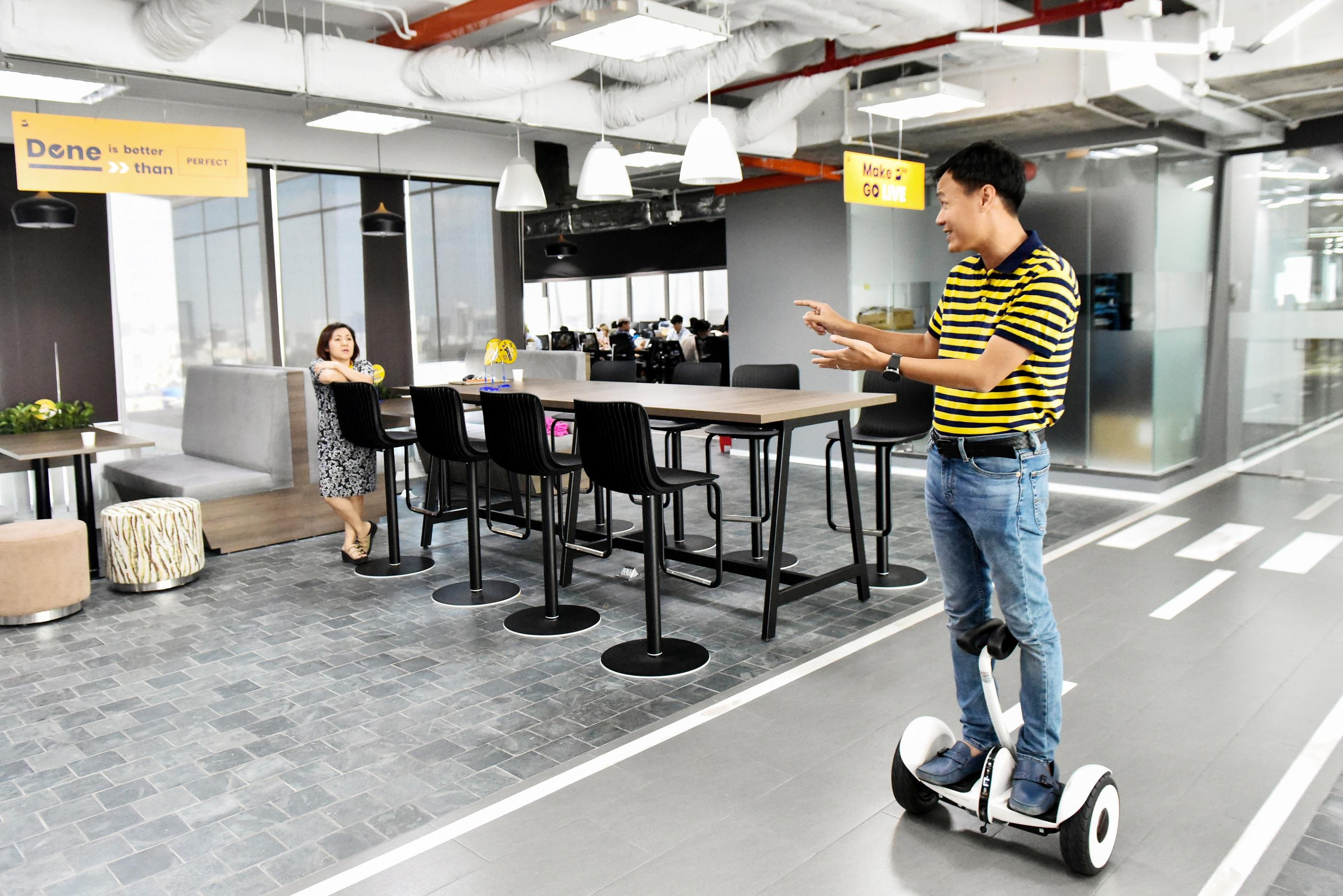 'Phai coi tai xe xe cong nghe la mot nghe va duoc ton vinh' hinh anh 10 