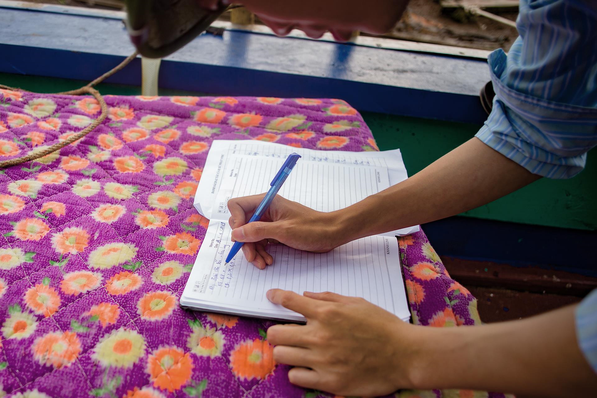 Tau bien tien ty 'made in' Quat Lam hinh anh 15