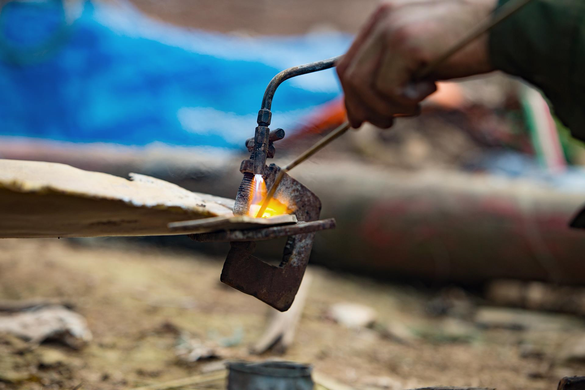 Tau bien tien ty 'made in' Quat Lam hinh anh 20