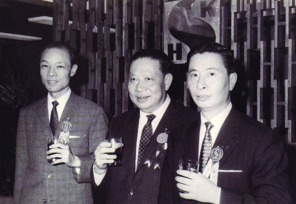 Ong trum nha dat tro thanh nguoi giau nhat Hong Kong vao ngay nghi huu hinh anh 3