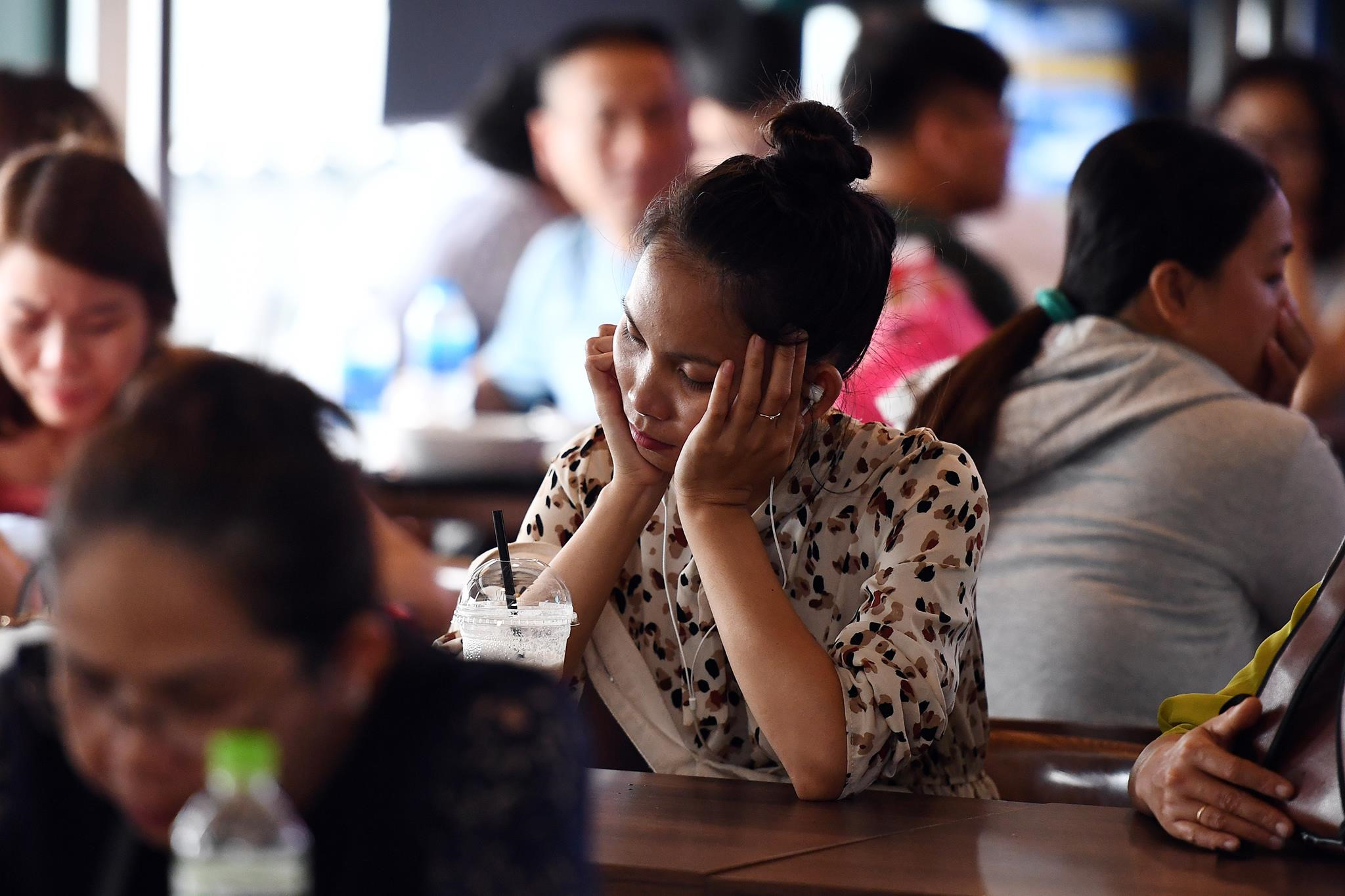 Hanh khach Vietjet Air va vat tai san bay Noi Bai vi bi huy chuyen hinh anh 14 