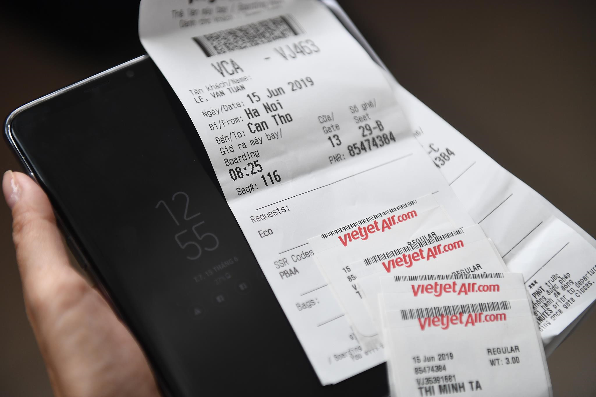 Hanh khach Vietjet Air va vat tai san bay Noi Bai vi bi huy chuyen hinh anh 7 