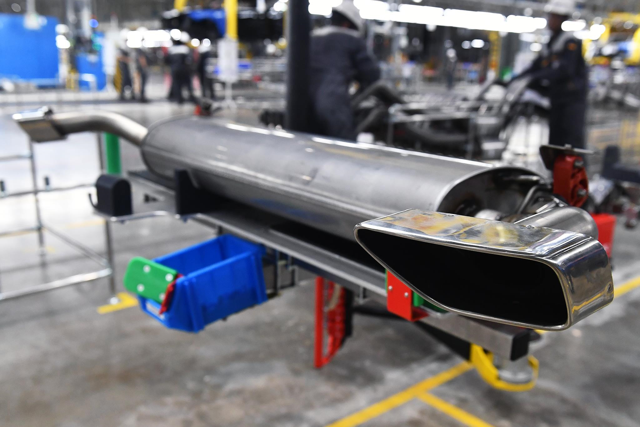 Canh hoi ha san xuat oto ben trong nha may VinFast hinh anh 13 