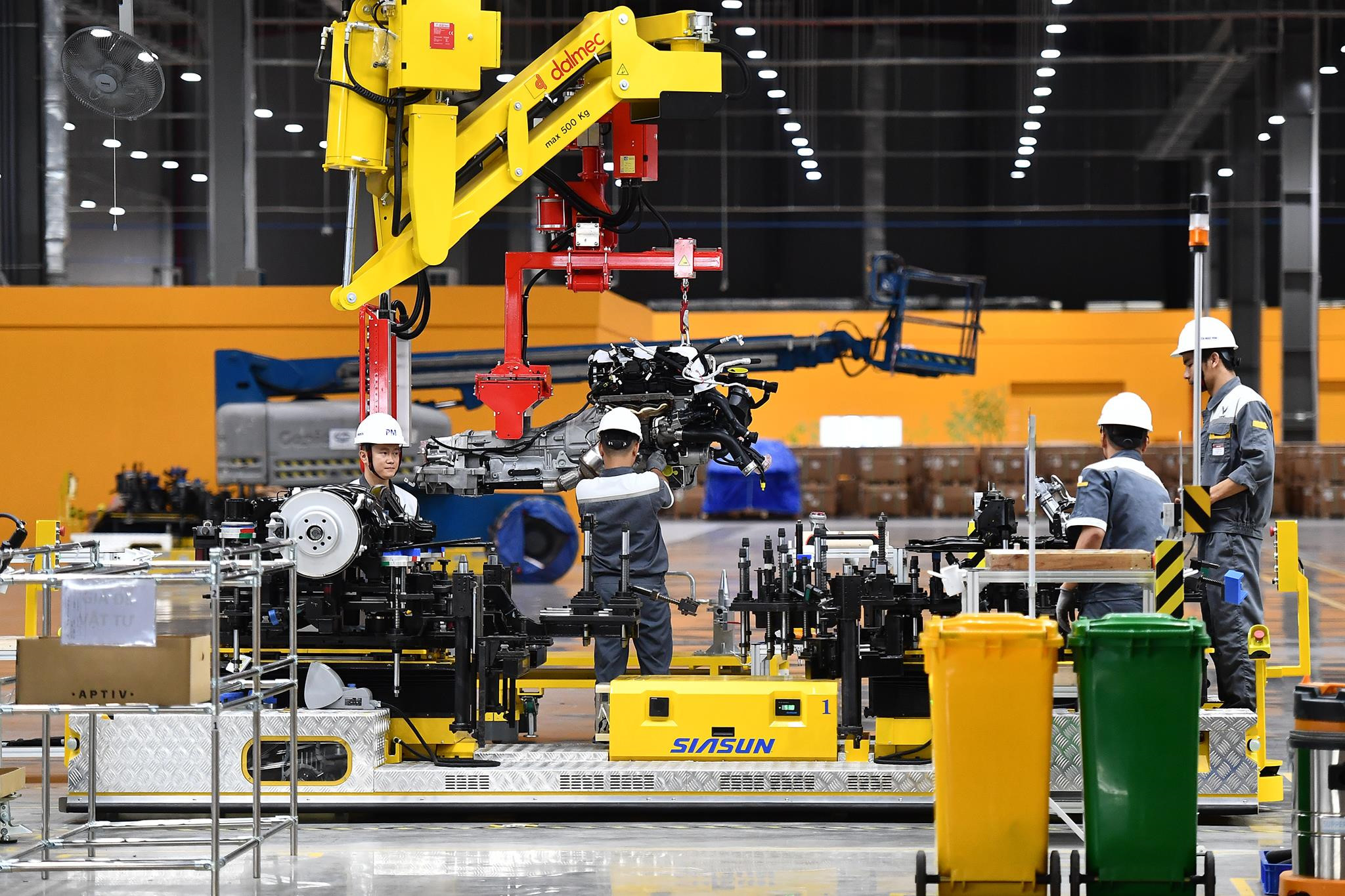 Canh hoi ha san xuat oto ben trong nha may VinFast hinh anh 5 