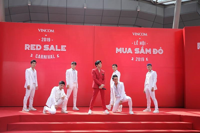 Le hoi mua sam Vincom Red Sale 2019 co gi hap dan? hinh anh 5 