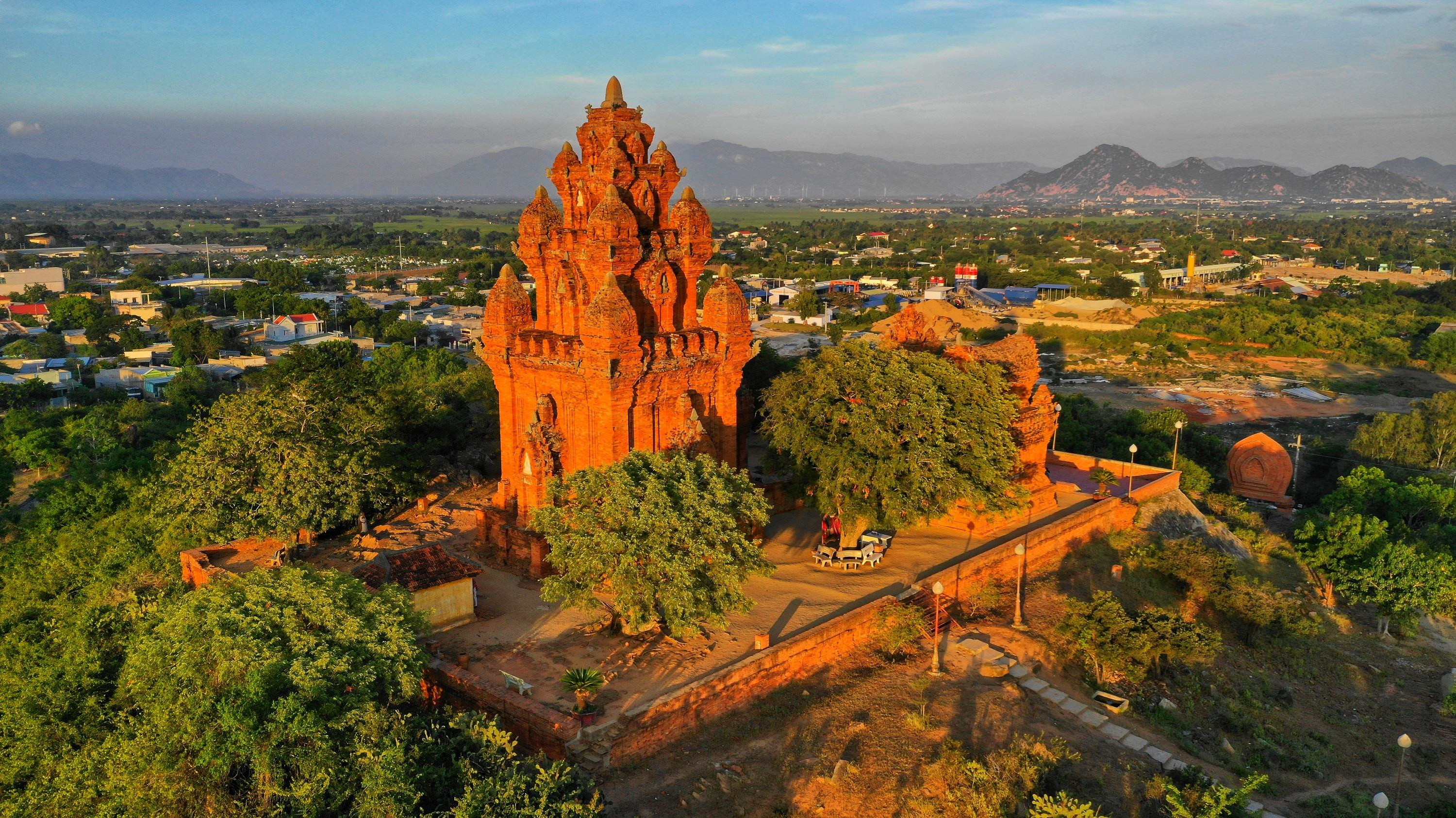 To hop nghi duong bien 5 sao - ‘vien pha le’ giua vung sa thao hinh anh 4 