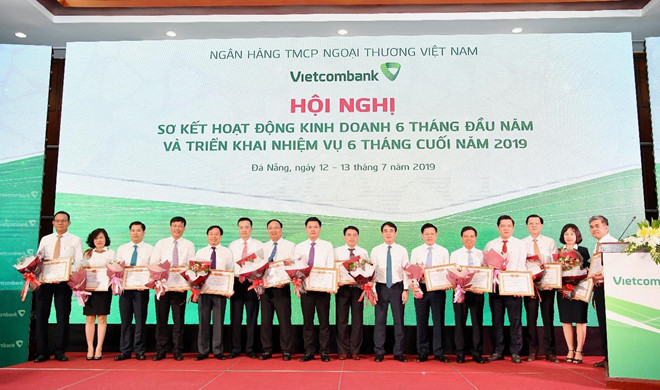 6 thang dau nam, Vietcombank dat loi nhuan hop nhat 11.280 ty dong hinh anh 2 