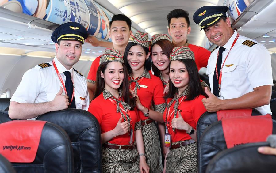 Vietjet va hanh trinh tro thanh hang hang khong thuong mai dien tu hinh anh 4 